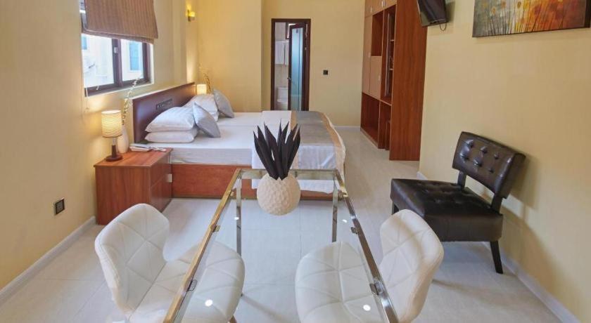 Lonuveli Hotel Hulhumale Exterior photo