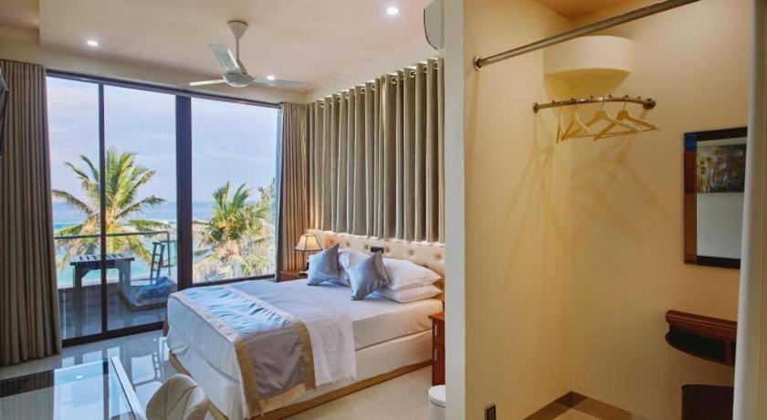 Lonuveli Hotel Hulhumale Exterior photo