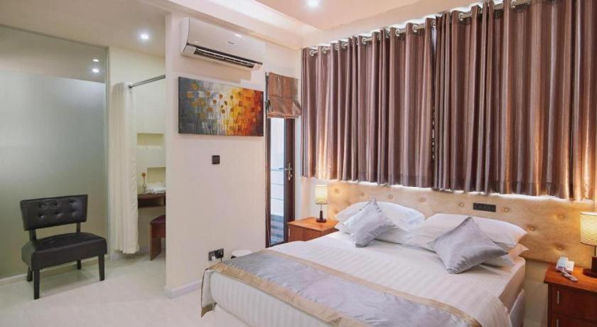 Lonuveli Hotel Hulhumale Exterior photo